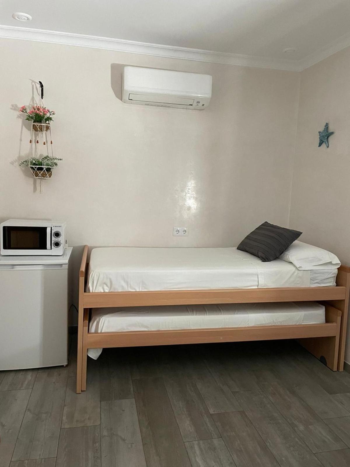 Hostal La Tarayuela Barbate Extérieur photo